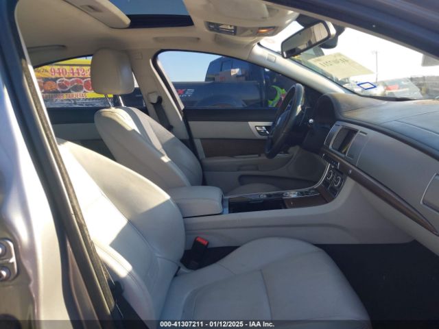 2013 JAGUAR XF SAJWA0ES5DPS96231 Photo 4
