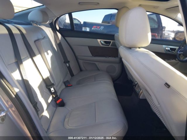 2013 JAGUAR XF SAJWA0ES5DPS96231 Photo 7