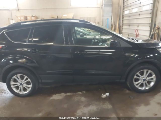 1FMCU9GD6JUC58317 Ford ESCAPE SE
