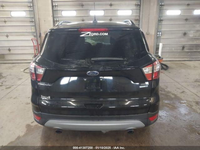 1FMCU9GD6JUC58317 Ford ESCAPE SE