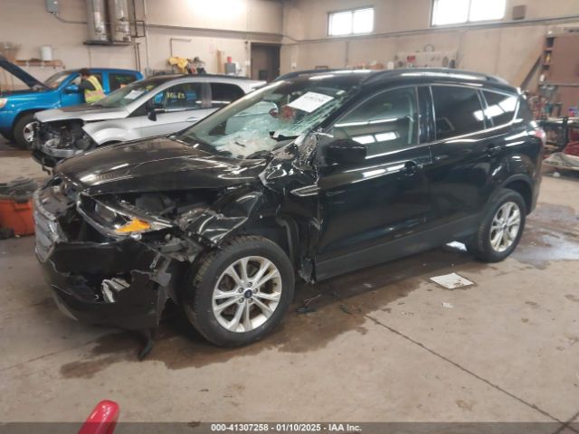 1FMCU9GD6JUC58317 Ford ESCAPE SE