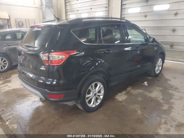 1FMCU9GD6JUC58317 Ford ESCAPE SE