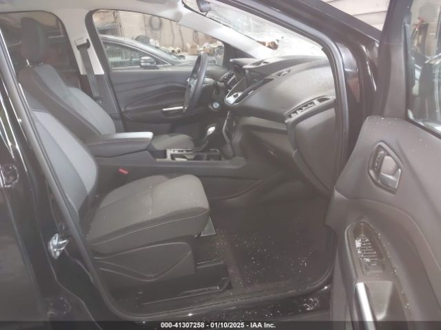 1FMCU9GD6JUC58317 Ford ESCAPE SE