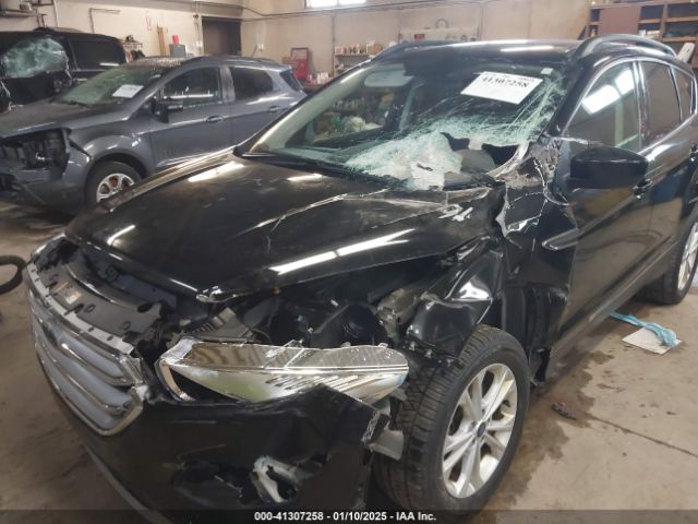 1FMCU9GD6JUC58317 Ford ESCAPE SE