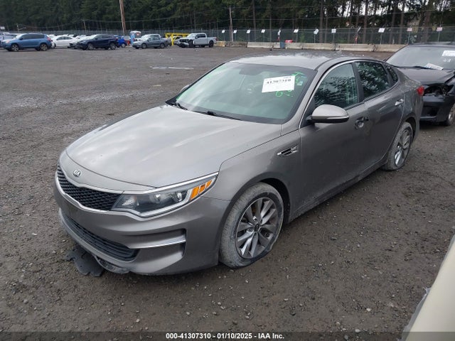 KIA Optima Lx 2017 5XXGT4L30HG167679 Image 2