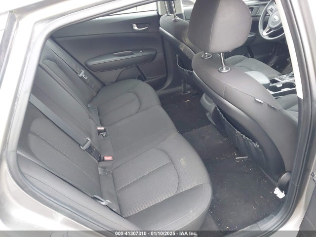 KIA Optima Lx 2017 5XXGT4L30HG167679 Image 8