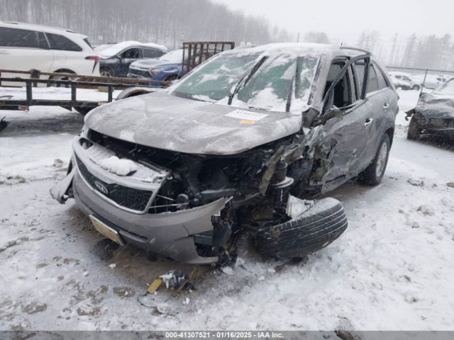 5XYKTCA68EG521831 KIA SORENTO LX