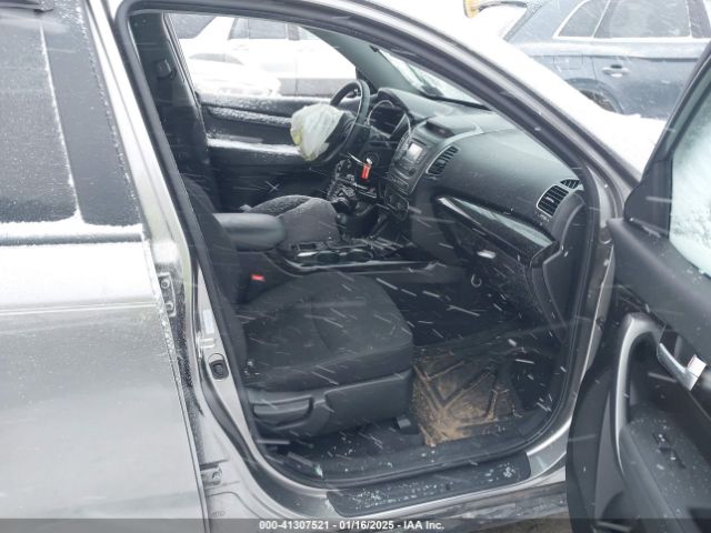 5XYKTCA68EG521831 KIA SORENTO LX