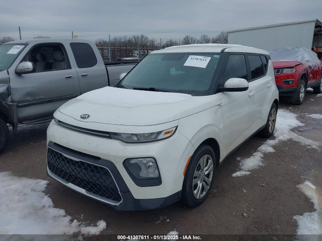 KIA SOUL LX 2020 KNDJ23AU4L7708099 Image 2