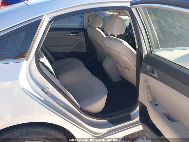 Hyundai SONATA SE 2018 5NPE24AF7JH618060 Image 8