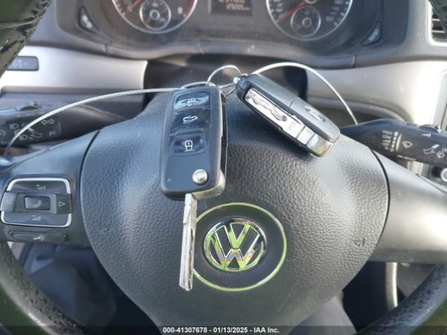 1VWAT7A35FC011772 Volkswagen Passat 1.8t Wolfsburg Edition