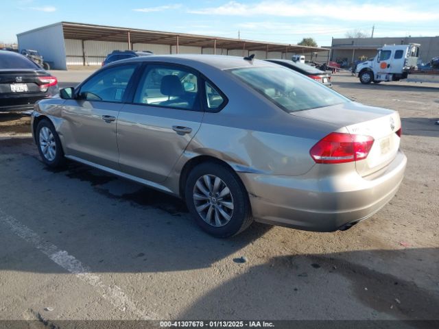 1VWAT7A35FC011772 Volkswagen Passat 1.8t Wolfsburg Edition