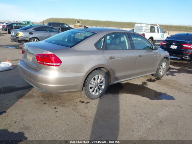 1VWAT7A35FC011772 Volkswagen Passat 1.8t Wolfsburg Edition
