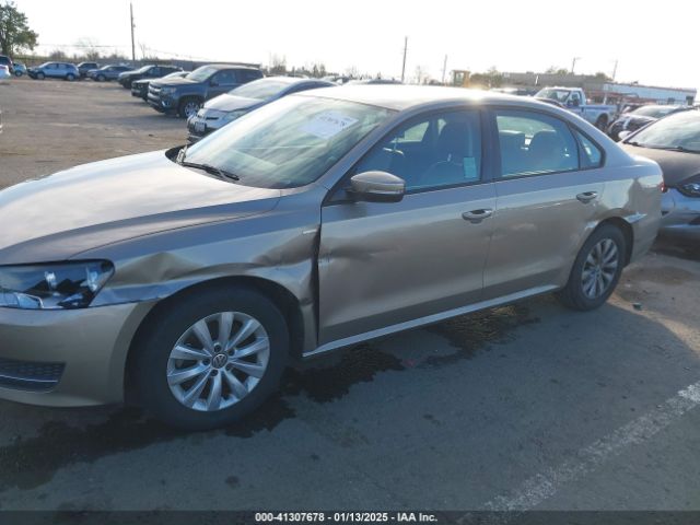 1VWAT7A35FC011772 Volkswagen Passat 1.8t Wolfsburg Edition