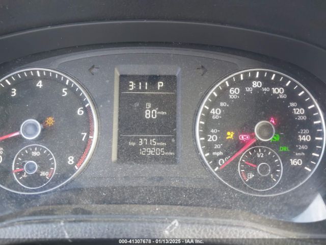 1VWAT7A35FC011772 Volkswagen Passat 1.8t Wolfsburg Edition