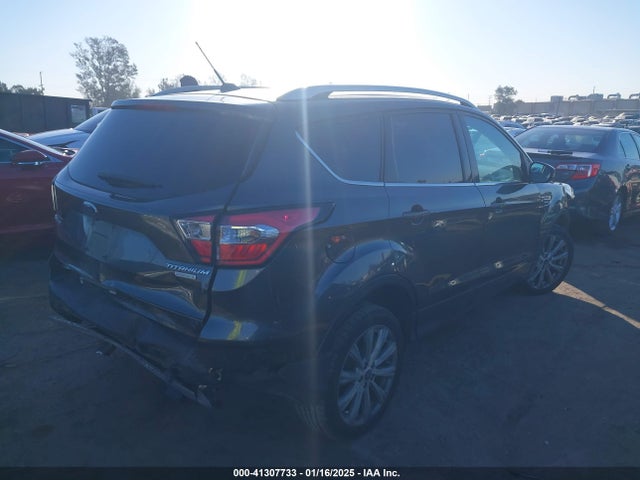 Ford Escape Titanium 2017 1FMCU0J90HUF11075 Image 4