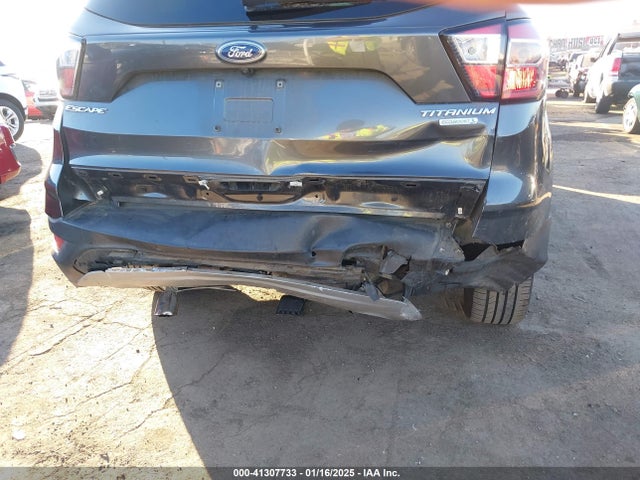 Ford Escape Titanium 2017 1FMCU0J90HUF11075 Image 6