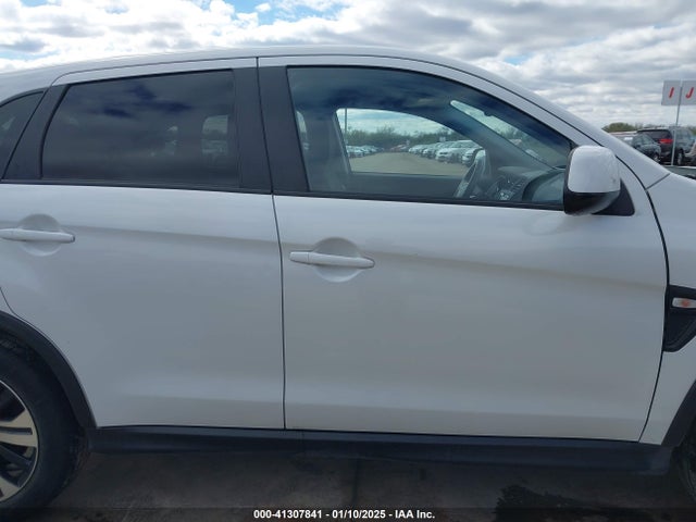 JA4AP3AUXLU011629 Mitsubishi Outlander Sport 2.0 Es