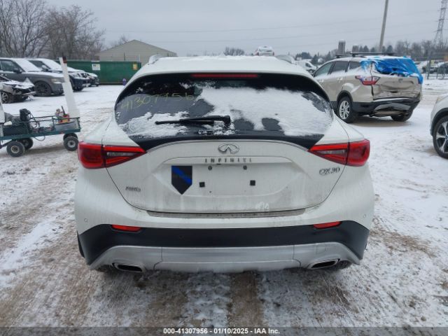 SJKCH5CRXHA030509 Infiniti Qx30 Premium