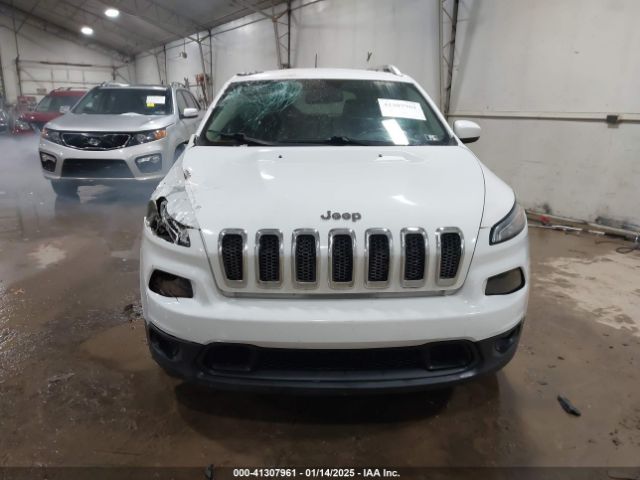 1C4PJMCB2HW537512 Jeep Cherokee Latitude 4x4