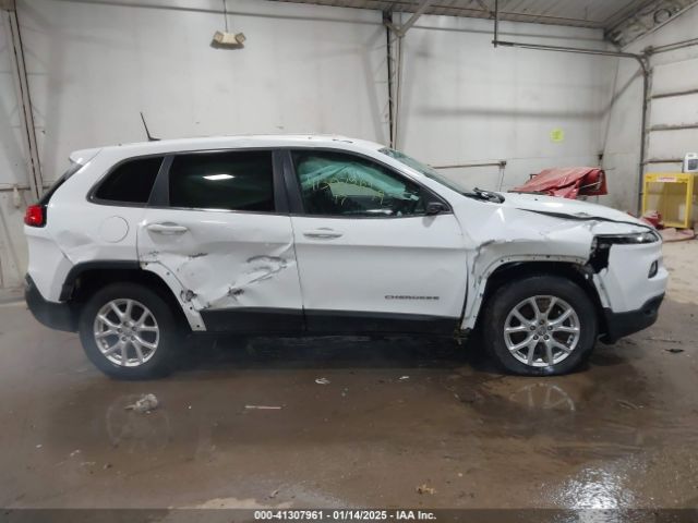 1C4PJMCB2HW537512 Jeep Cherokee Latitude 4x4
