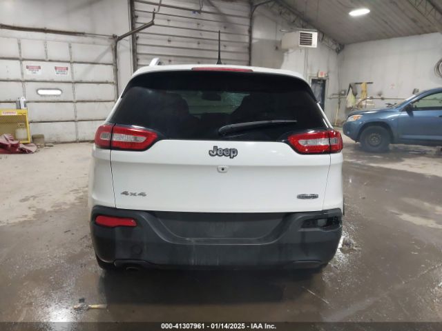 1C4PJMCB2HW537512 Jeep Cherokee Latitude 4x4
