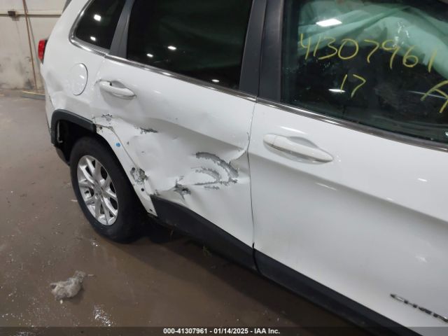 1C4PJMCB2HW537512 Jeep Cherokee Latitude 4x4