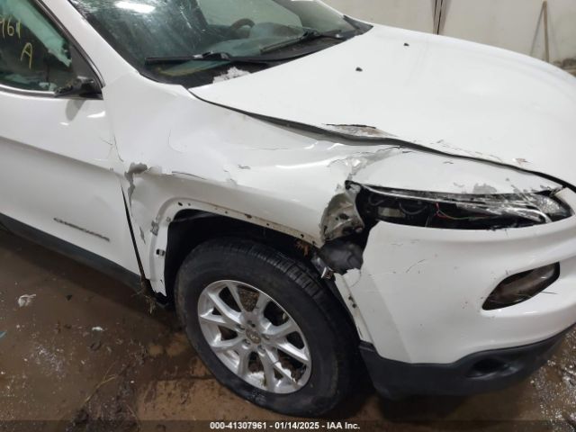 1C4PJMCB2HW537512 Jeep Cherokee Latitude 4x4