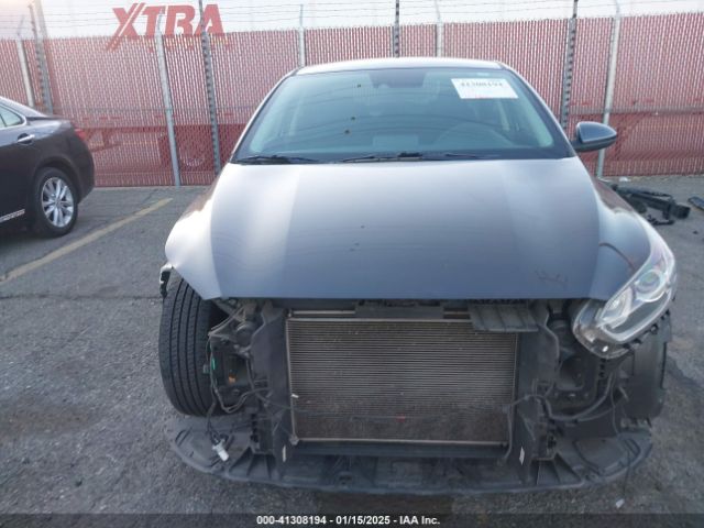 3KPF24AD1ME369590 KIA Forte Lxs