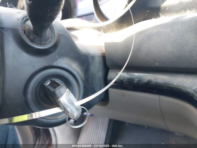KNDMB5C17G6200149 KIA SEDONA LX