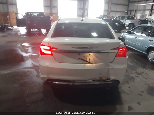 Chrysler 200 Limited 2014 1C3CCBCG8EN159128 Image 16