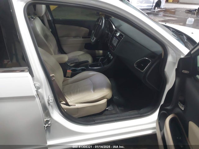 Chrysler 200 Limited 2014 1C3CCBCG8EN159128 Image 5