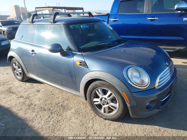 2011 MINI COOPER WMWSU3C51BT251002 Photo 0