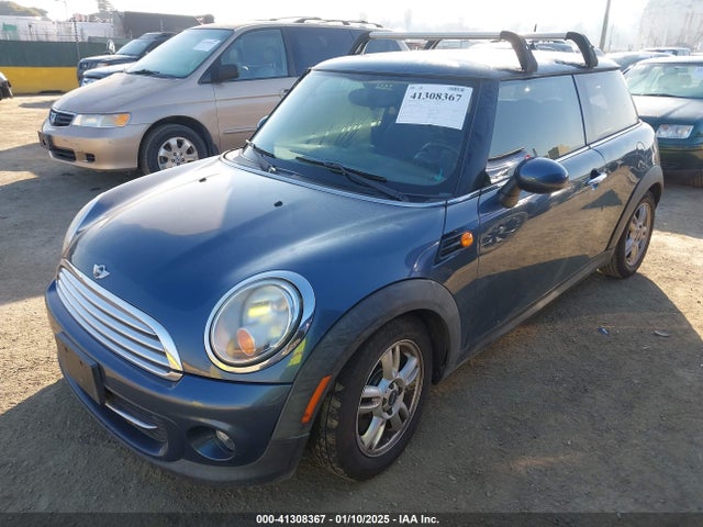 2011 MINI COOPER WMWSU3C51BT251002 Photo 1