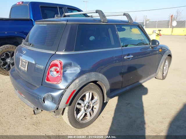 2011 MINI COOPER WMWSU3C51BT251002 Photo 3