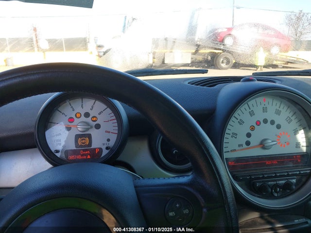 2011 MINI COOPER WMWSU3C51BT251002 Photo 6