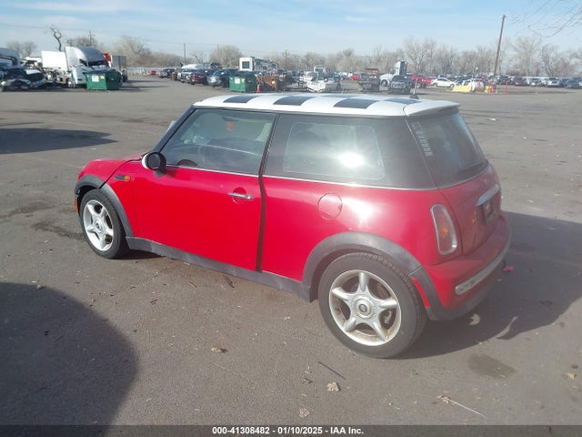 2002 MINI COOPER WMWRC33472TC32904 Photo 2