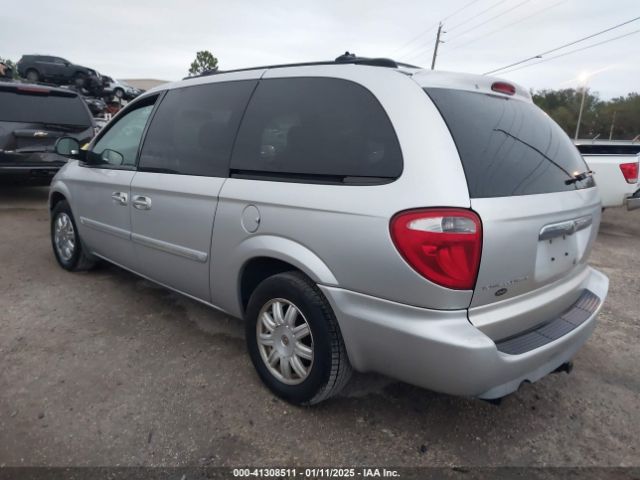 2005 CHRYSLER TOWN & COUNTRY 2C4GP54L35R263284 Photo 2
