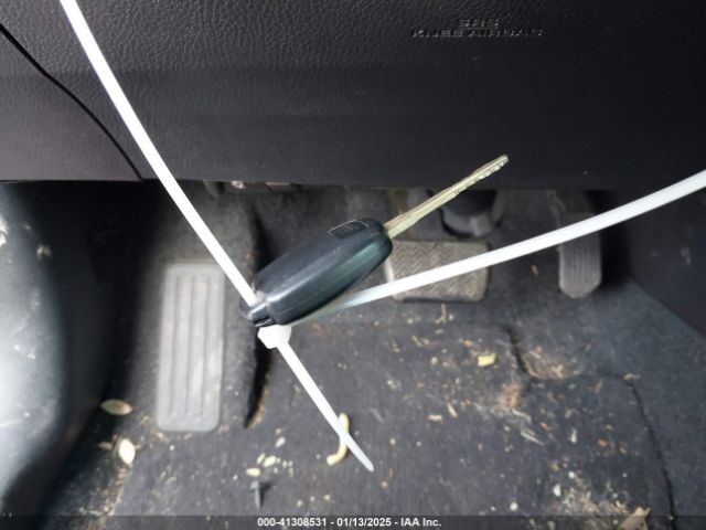 2T3WFREV9HW350249 Toyota Rav4 Xle