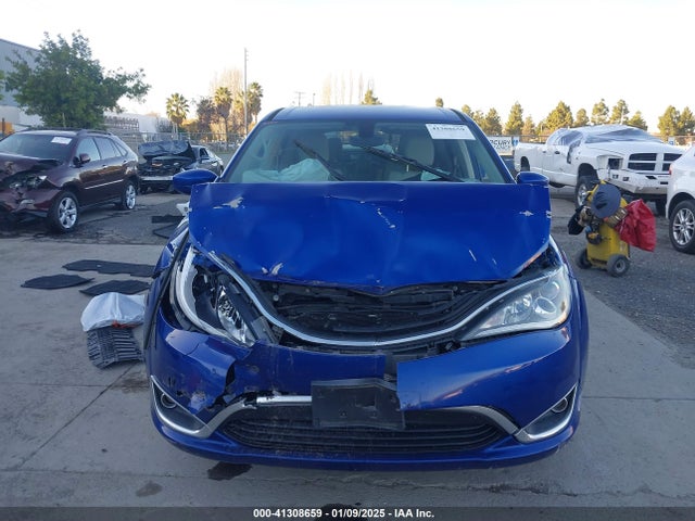 2C4RC1H79JR262354 Chrysler Pacifica Hybrid Touring Plus