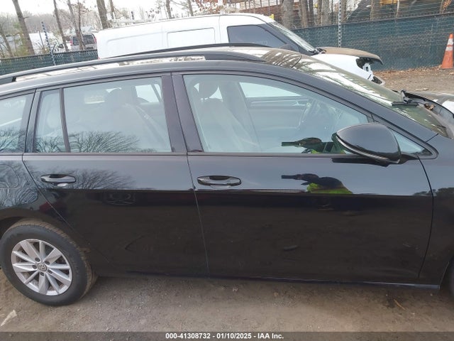 3VWC17AU2GM517888 Volkswagen Golf Sportwagen Tsi S 4-door