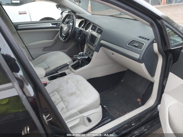 3VWC17AU2GM517888 Volkswagen Golf Sportwagen Tsi S 4-door