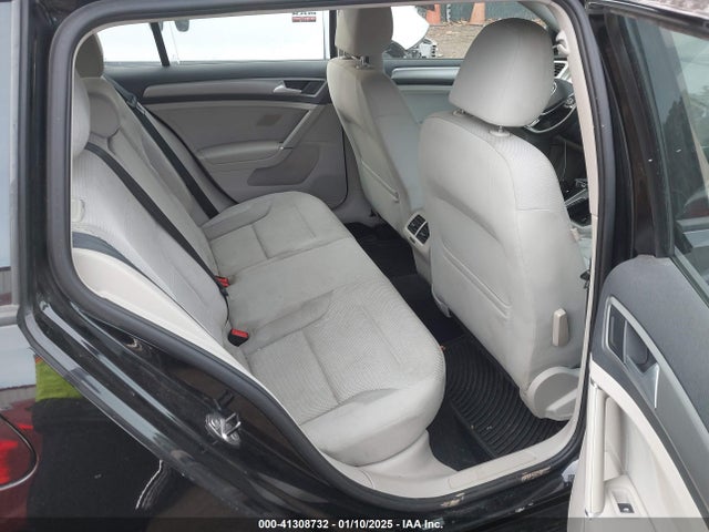 3VWC17AU2GM517888 Volkswagen Golf Sportwagen Tsi S 4-door