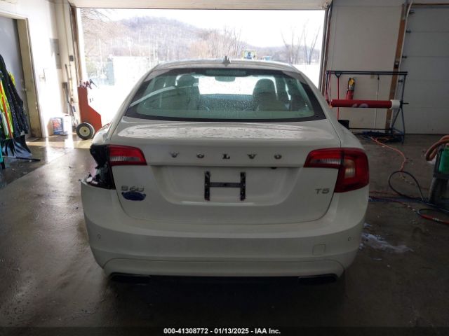 YV126MFKXG2410966 Volvo S60 T5 Drive-e Premier