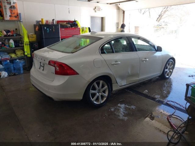 YV126MFKXG2410966 Volvo S60 T5 Drive-e Premier
