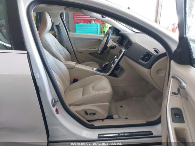 YV126MFKXG2410966 Volvo S60 T5 Drive-e Premier