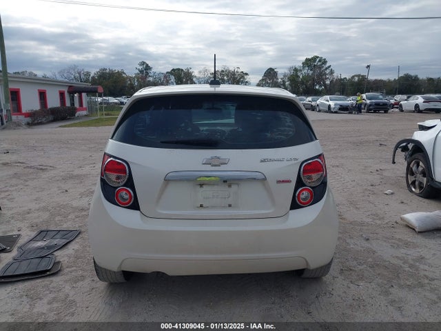 Chevrolet Sonic 2015 1G1JE6SB6F4194597 Image 16