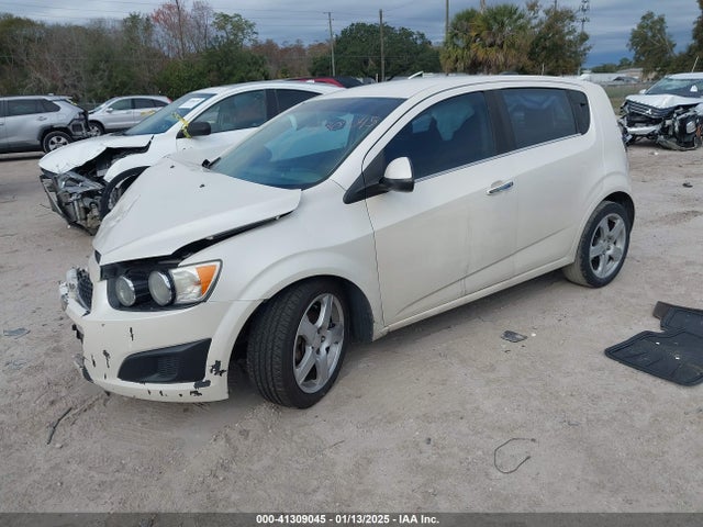 Chevrolet Sonic 2015 1G1JE6SB6F4194597 Image 2