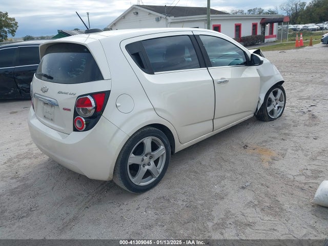 Chevrolet Sonic 2015 1G1JE6SB6F4194597 Image 4