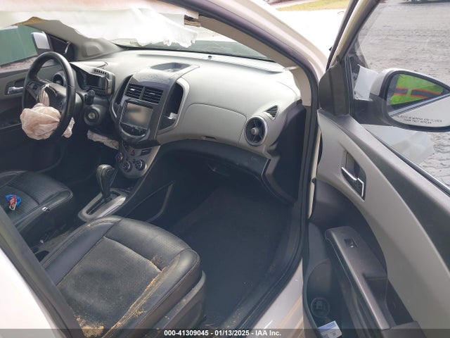 Chevrolet Sonic 2015 1G1JE6SB6F4194597 Image 5